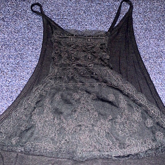 Racerfront Tank with Lace Detail - Picture 3 of 4